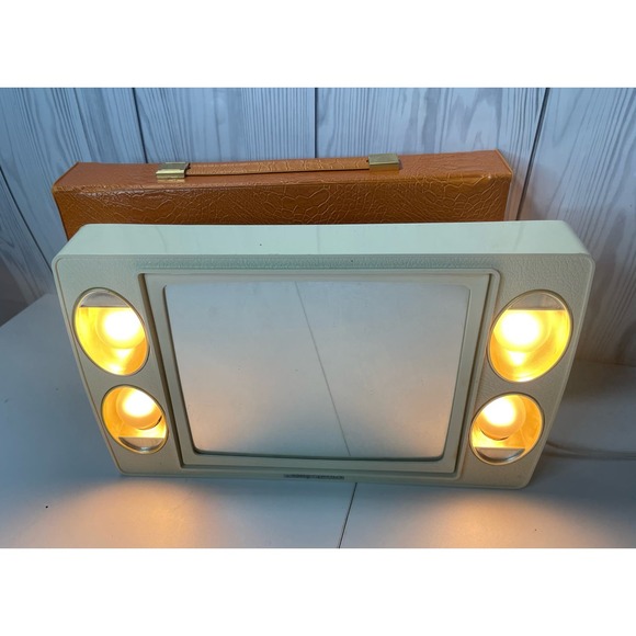 Vintage Bercy Mirror Go Lightly Lighted Makeup Mirror w/Case - Picture 8 of 10